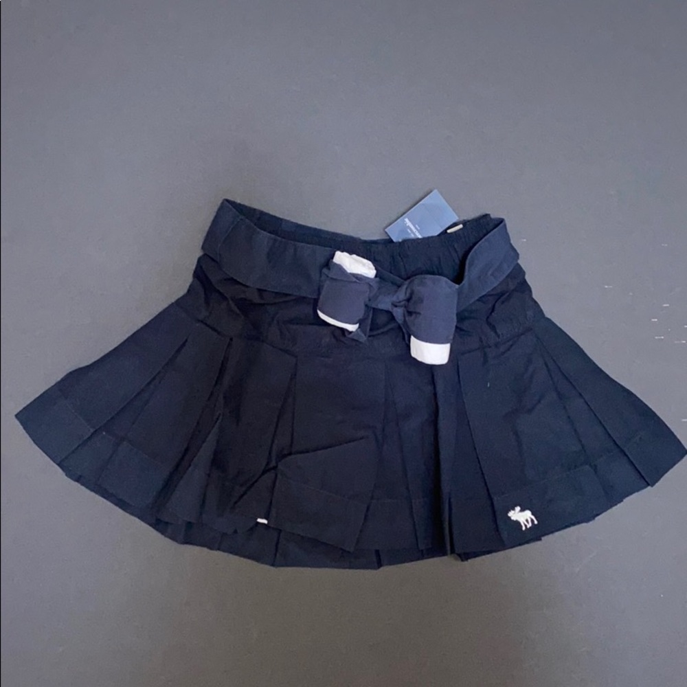 NWT Abercrombie Navy Blue Bow Skirt